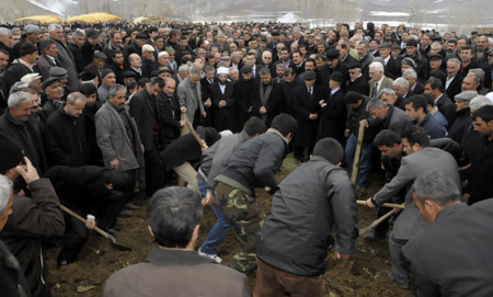 Ahmet Zeydan uğurlandı. 46