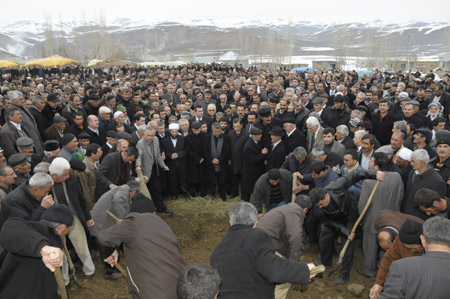 Ahmet Zeydan uğurlandı. 54