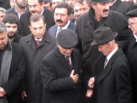 Ahmet Zeydan uğurlandı. 59