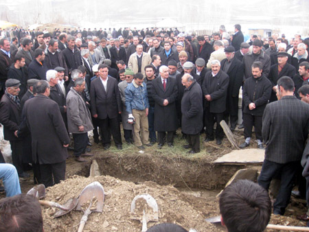 Ahmet Zeydan uğurlandı. 64