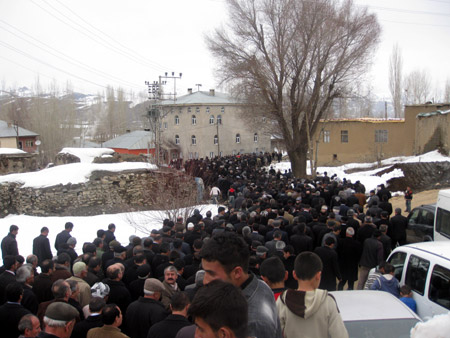 Ahmet Zeydan uğurlandı. 69