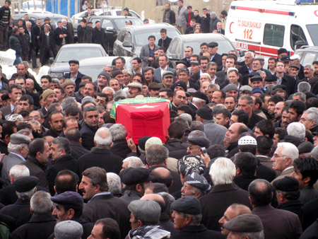 Ahmet Zeydan uğurlandı. 70