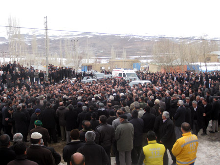 Ahmet Zeydan uğurlandı. 71