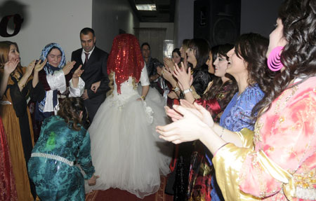 Yüksekova'da yapılan Telsaç ailesinin düğününden kareler 4