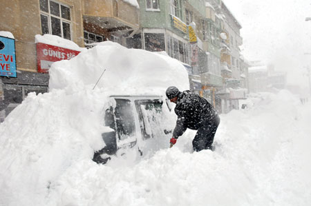 Hakkari'de Beyaz Esaret 108