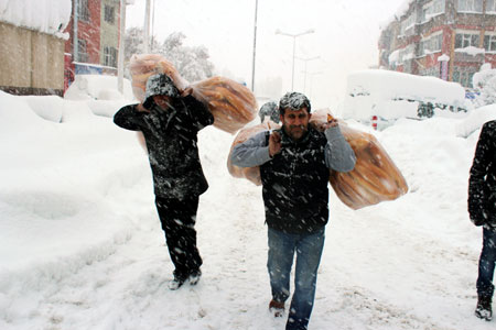 Hakkari'de Beyaz Esaret 89