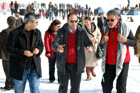 Hakkari'de kar festivali düzenlendi 101