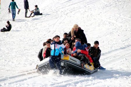Hakkari'de kar festivali düzenlendi 103