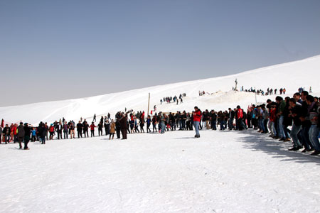 Hakkari'de kar festivali düzenlendi 110