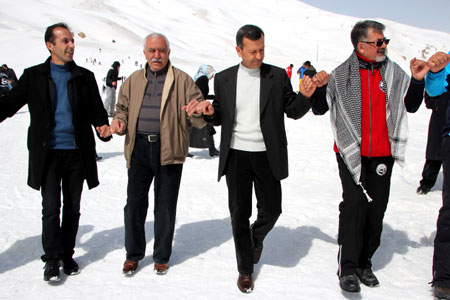 Hakkari'de kar festivali düzenlendi 120