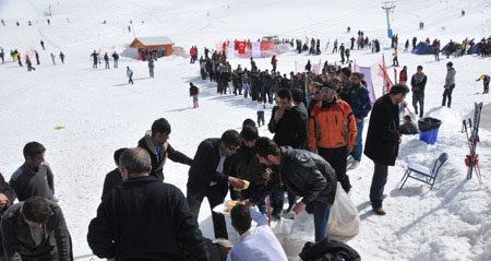 Hakkari'de kar festivali düzenlendi 22