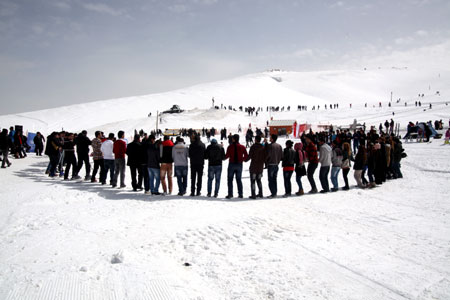 Hakkari'de kar festivali düzenlendi 44