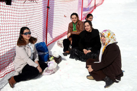 Hakkari'de kar festivali düzenlendi 47