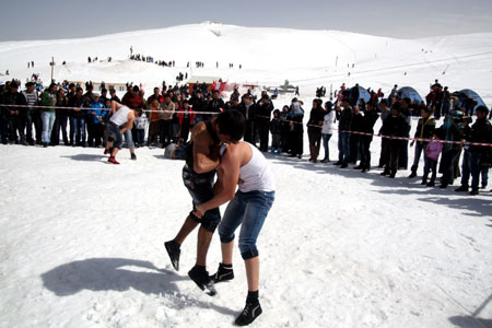 Hakkari'de kar festivali düzenlendi 61
