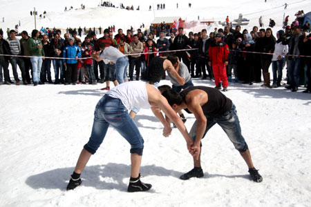 Hakkari'de kar festivali düzenlendi 64