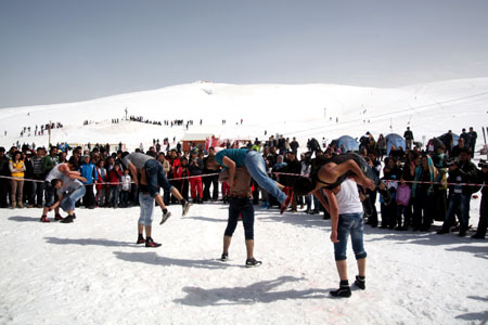 Hakkari'de kar festivali düzenlendi 66