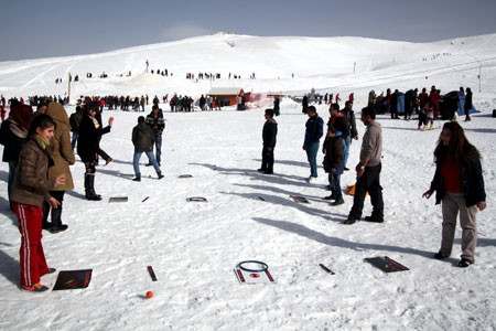 Hakkari'de kar festivali düzenlendi 76