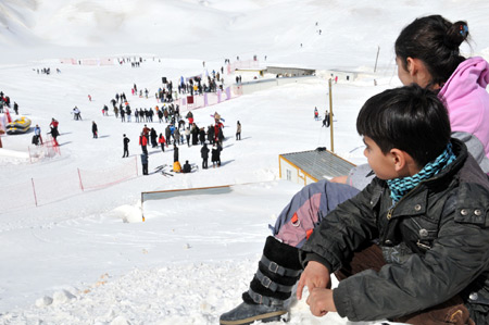 Hakkari'de kar festivali düzenlendi 8