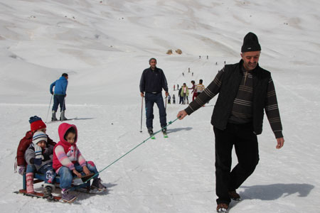 Hakkari'de kar festivali düzenlendi 81