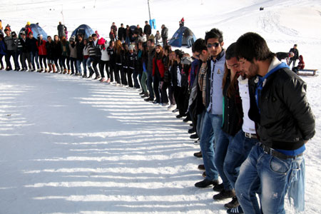 Hakkari'de kar festivali düzenlendi 83