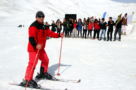 Hakkari'de kar festivali düzenlendi 93