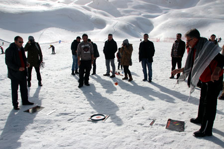 Hakkari'de kar festivali düzenlendi 97