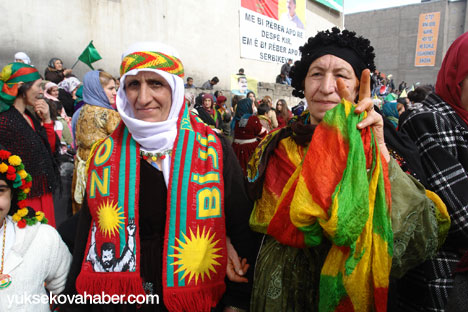 Yüksekova'da Newroz coşkusu 2013 360