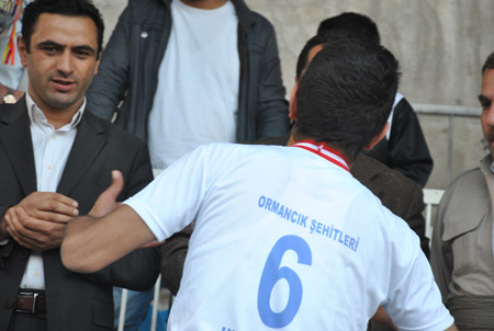 Guldexvîn Kültür Merkezi Newroz futbol turnuvası sona erdi 13