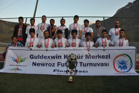 Guldexvîn Kültür Merkezi Newroz futbol turnuvası sona erdi 16