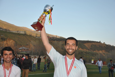 Guldexvîn Kültür Merkezi Newroz futbol turnuvası sona erdi 34