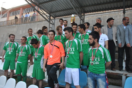 Guldexvîn Kültür Merkezi Newroz futbol turnuvası sona erdi 36