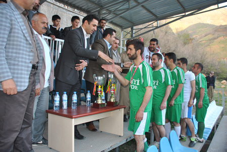 Guldexvîn Kültür Merkezi Newroz futbol turnuvası sona erdi 37