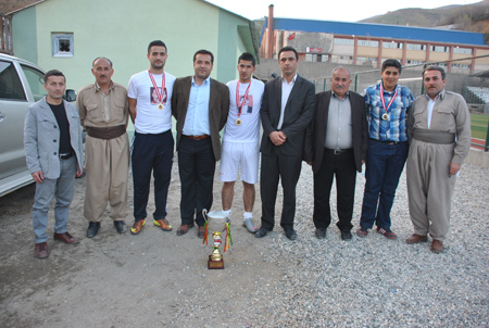 Guldexvîn Kültür Merkezi Newroz futbol turnuvası sona erdi 6