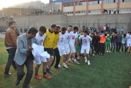 Guldexvîn Kültür Merkezi Newroz futbol turnuvası sona erdi 7