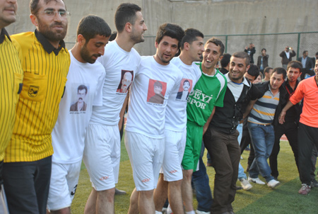 Guldexvîn Kültür Merkezi Newroz futbol turnuvası sona erdi 8