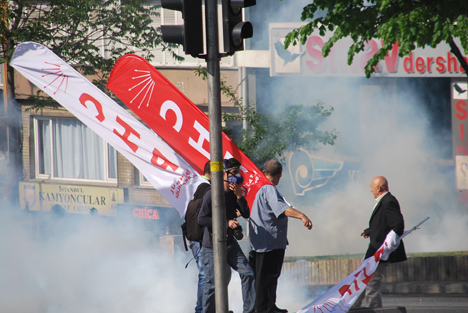 İstanbul'da 1 Mayıs'a müdahale (Foto: DİHA) 1