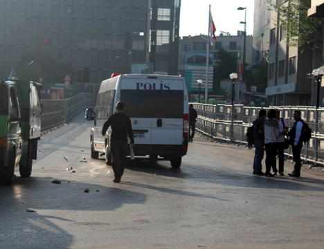 İstanbul'da 1 Mayıs'a müdahale (Foto: DİHA) 13