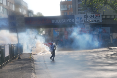 İstanbul'da 1 Mayıs'a müdahale (Foto: DİHA) 2