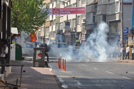 İstanbul'da 1 Mayıs'a müdahale (Foto: DİHA) 23