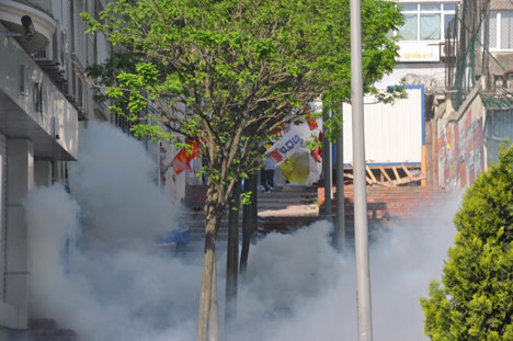 İstanbul'da 1 Mayıs'a müdahale (Foto: DİHA) 26