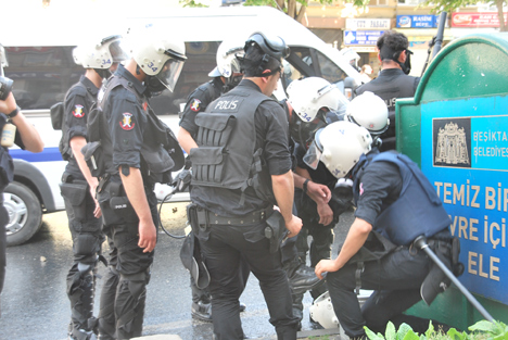 İstanbul'da 1 Mayıs'a müdahale (Foto: DİHA) 3