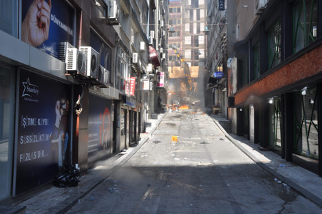 İstanbul'da 1 Mayıs'a müdahale (Foto: DİHA) 32