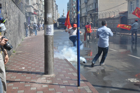 İstanbul'da 1 Mayıs'a müdahale (Foto: DİHA) 37