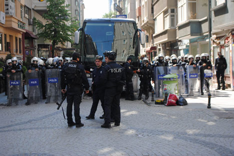 İstanbul'da 1 Mayıs'a müdahale (Foto: DİHA) 43