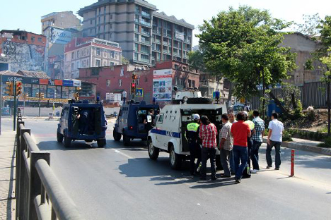 Yaralanan 16 kişi hastaneye kaldırıldı (Foto: DHA) 4