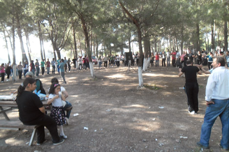 İzmir'deki Hakkarililer piknikte buluştu 3