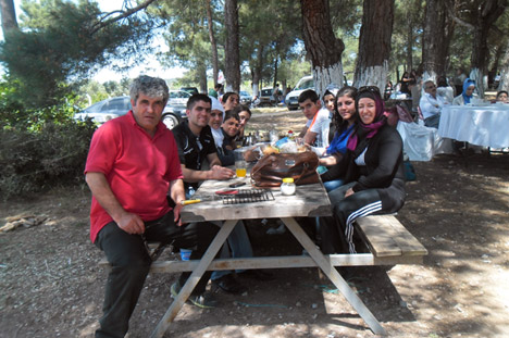 İzmir'deki Hakkarililer piknikte buluştu 4