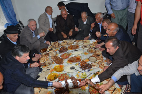 AKP'li Özbek Dağlıca'da 14