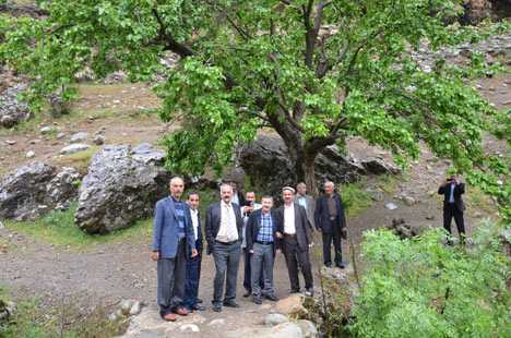 AKP'li Özbek Dağlıca'da 2
