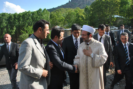 Diyanet İşleri Başkanı Mehmet Görmez Şemdinli'de 1